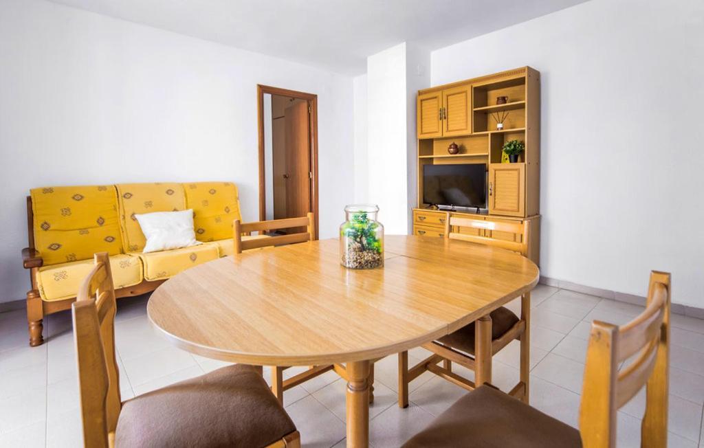 Stunning Apartment In Oropesa Del Mar Eksteriør billede