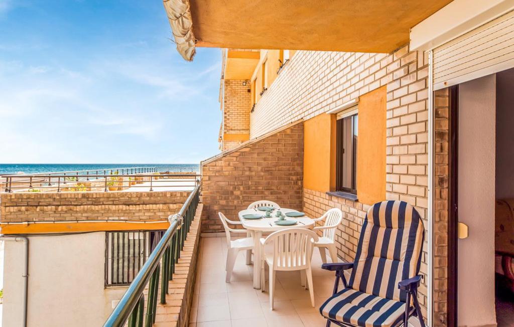 Stunning Apartment In Oropesa Del Mar Eksteriør billede