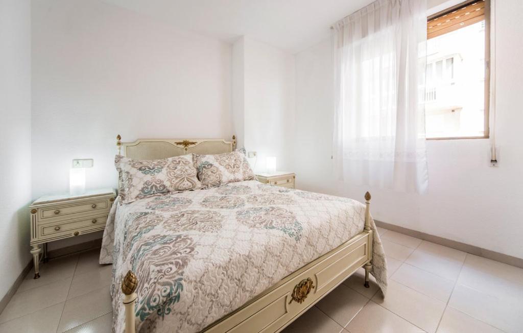 Stunning Apartment In Oropesa Del Mar Eksteriør billede