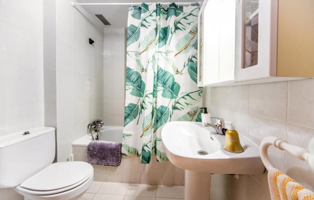 Stunning Apartment In Oropesa Del Mar Eksteriør billede